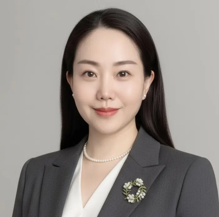 Lily Zou